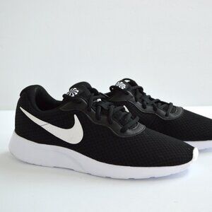 nike soft light weight athletic shoes Running sneakers woman size 12 black white